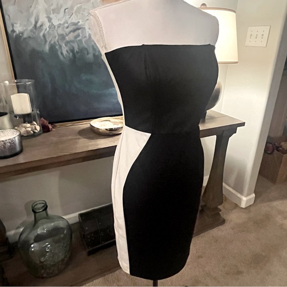 🖤🤍 VENUS Sexy Strapless Black & White Cocktail Dress Curve-Hugging Size 8 🔥 - Picture 4 of 15